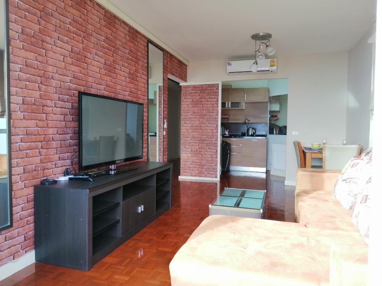 คอนโดฯ วิคตอเรีย เลควิว 2BEDROOM 2000000 - ใกล้กับ ถนนติวานนท์ ราคาถูกเหลือเชื่อ นนทบุรี   