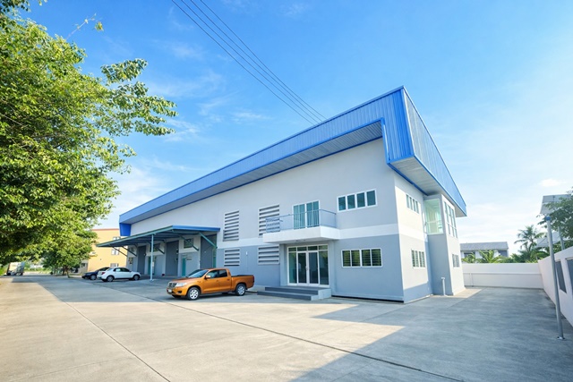 โกดังให้เช่า 640 ตร.ม  FirstFair ปั้ม Shell ตลาดชัชวาลคลอง7  ใกล้แสงทองอารีน่า 650 ม. 660 ตร.วา.