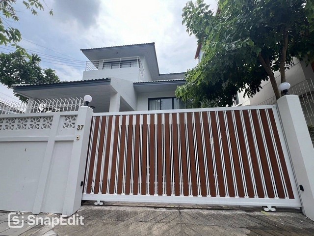 รหัสC7166 ให้เช่าบ้านเดี่ยวใจกลางเมืองย่านถนนนราธิวาสราชนครินทร์ ใกล้สีลม สาทร พระราม 3 พระราม 4