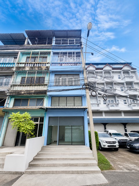 Heathfield Inter Sch. รถไฟฟ้าสายสีส้ม น้อมเกล้า 370ม. รามคำแหง131-142 Jass อาคารพาณิชย์ 4 ชั้นครึ่ง 3นอน 3น้ำ ดาดฟ้ามีหลังค