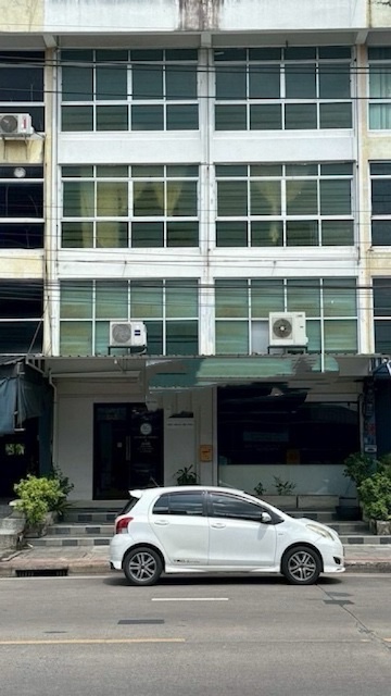 BH4119 ให้เช่าและขายอาคารพาณิชย์ 4 ชั้น ติดถนนคู้บอน รามอินทรา พื้นที่ใช้สอย 560 ตร.ม. ทำเลค้าขาย คนสัญจรจำนวนมาก เหมาะสำหรับธุรกิจทุกประเภท