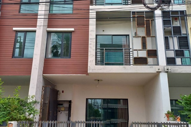 ขายทาวน์โฮม 3 ชั้น โครงการไอฟิลด์ บางนา กรุงเทพมหานคร