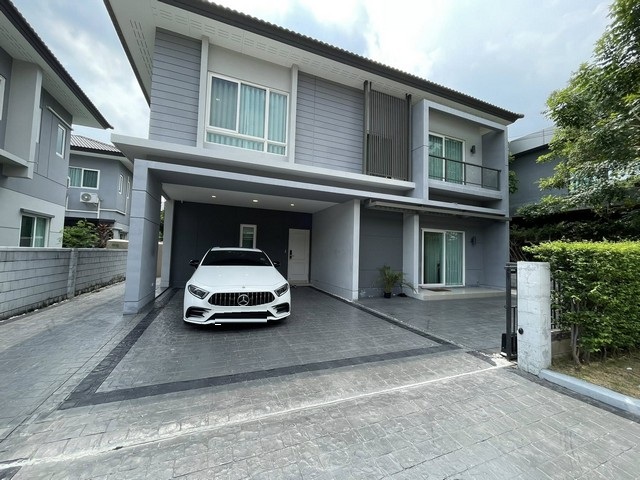 P707 ให้เช่าบ้านเดี่ยว 2 ชั้น โครงการ เซนโทร บางนา-วงแหวน CENTRO Bangna-Wongwaen บ้านตกแต่งสวยพร้อมเข้าอยู่ เหมาะพักอาศัยเป็นครอบครัว