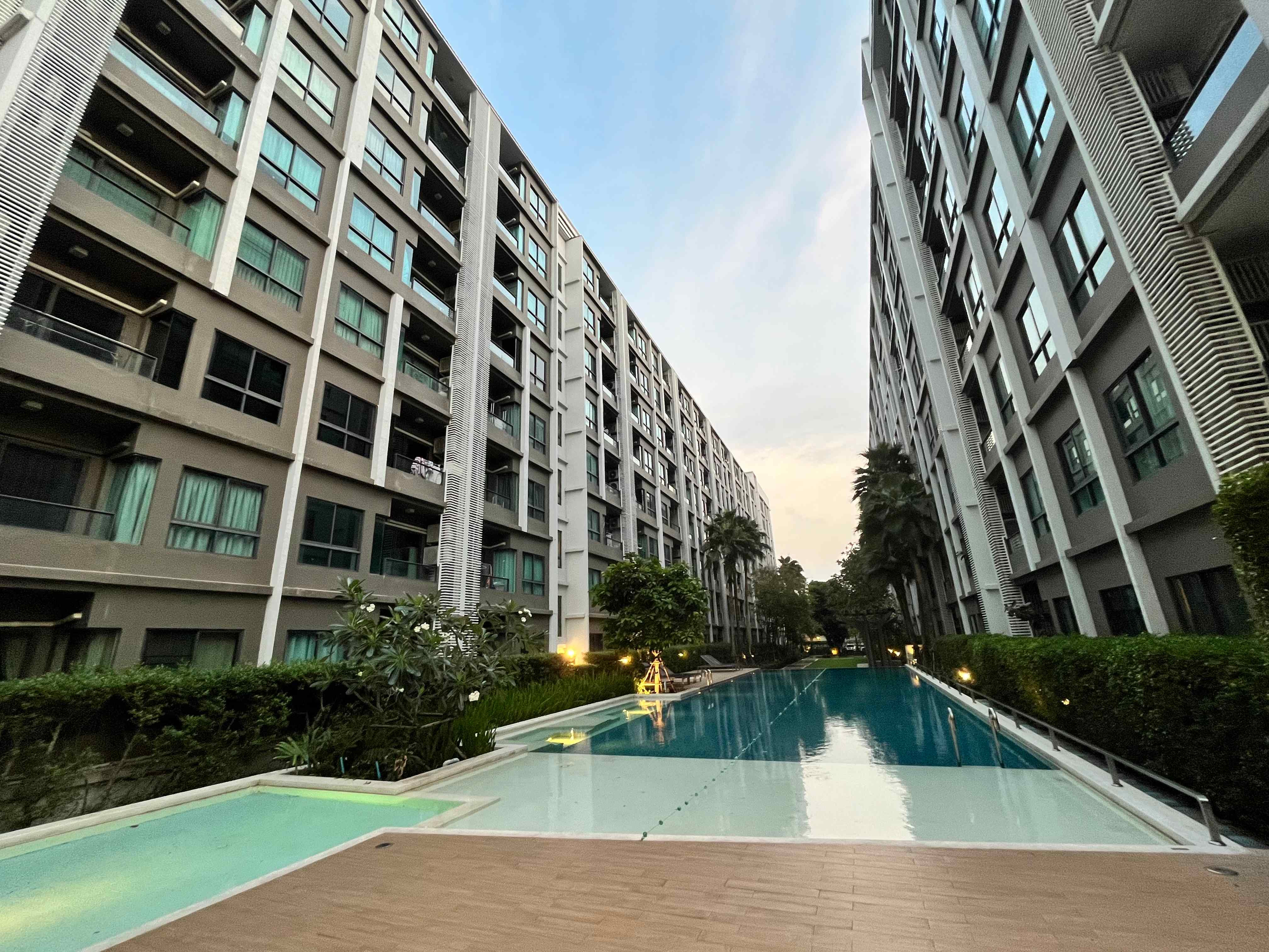 ขายด่วน คอนโด Ease Condo 1 ชั้น 3 ตึก บี โครงการ Land and House พระราม 2