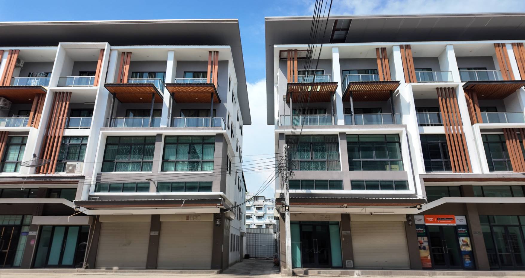 ขายโฮมออฟฟิต ชีวาบิช โฮม เอกชัย-บางบอน  2  คูหา ห้องมุม 4.5 ชั้น เนื้อที่ 47 ตรว. 860 ตรม.  กรุงเทพมหานคร
