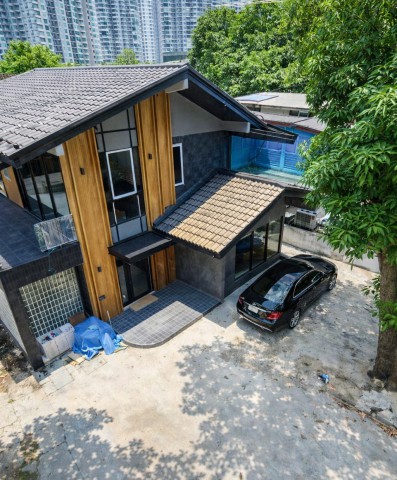 commercial space ปรับปรุงใหม่ ใกล้ BTS ปุณณวิถี 400 ม.ทรู ดิจิทัล พาร์ค 60 ตร.ว.240 ตร.ม นานาชาติแองโกลสิงคโปร์ 200ม.
