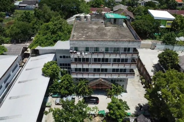 ขาย 45 ล.บ้าน 4ชั้น  ขนาด417ตร.ว.พื้นที่ใช้ สอย 1440ตรม. เฉลิมพระเกียรติ ร.9