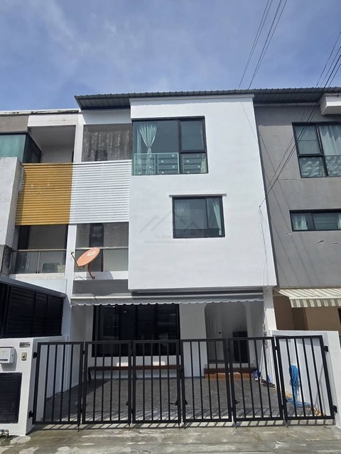 T26-693 ให้เช่า ทาวน์เฮ้าส์ - สมุทรปราการ    เมืองสมุทรปราการ    ใกล้กับ ใกล้ BTS แบริ่ง ชั้นทั้งหมด 3 ชั้น