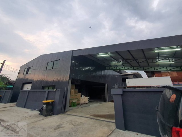 T26-631 ขาย บ้าน - ห้องนอน 2 ห้อง ห้องน้ำ 3 ห้อง ใกล้กับ ใกล้สโมสรตำรวจ โรงแรมรามาการ์เด้นส์  ชั้นทั้งหมด 2 ชั้น