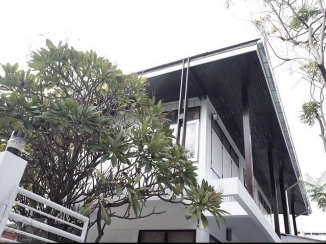 T26-613 ให้เช่า บ้าน - ใกล้กับ ใกล้จุดขึ้นลงทางด่วนพระราม 4 70000 บาทต่อเดือน ชั้นทั้งหมด 2 ชั้น ห้องนอน 3 ห้อง ห้องน้ำ 2 ห้อง