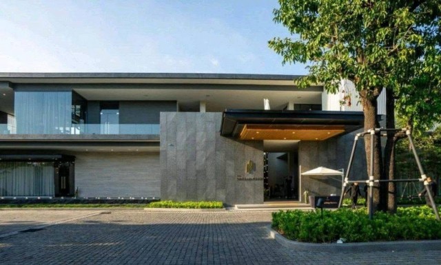 BH4196 ขาย Luxury Pool Villa The Honor Yothinpattana บ้านหรูพร้อมสระว่ายน้ำ บนถนนหลักโครงการ ทำเลเลียบด่วนเอกมัย-รามอินทรา