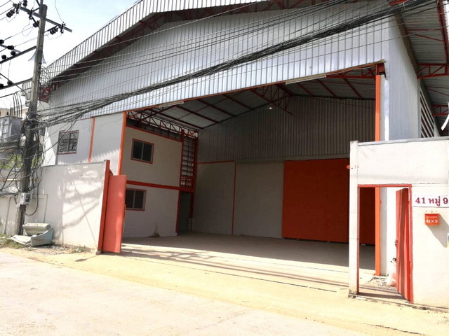 โกดัง Warehouse 1,600 ตร.ม. ใกล้ Suvarnbhumi Airportซอยลาดกระบัง ให้เช่า ขอใบ รง.ได้ (พื้นที่ สีแดง)