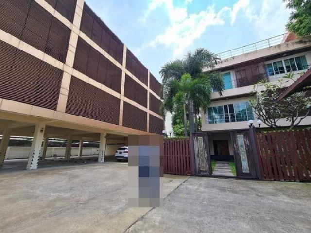 ขาย ออฟฟิศพร้อมบ้านเดี่ยว สุขุมวิท 101 บ้านเดี่ยวมีสระว่ายน้ำส่วนตัว