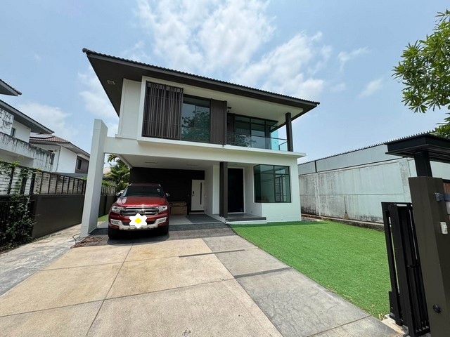 ให้เช่าบ้านเดี่ยว 2 ชั้น หลังมุม ทิศใต้ 66 ตรว. 3 ห้องนอน หมู่บ้านมัณฑนา อ่อนนุช-วงแหวน 4 เฟอร์พร้อมอยู่ ใกล้เมกะบางนา
