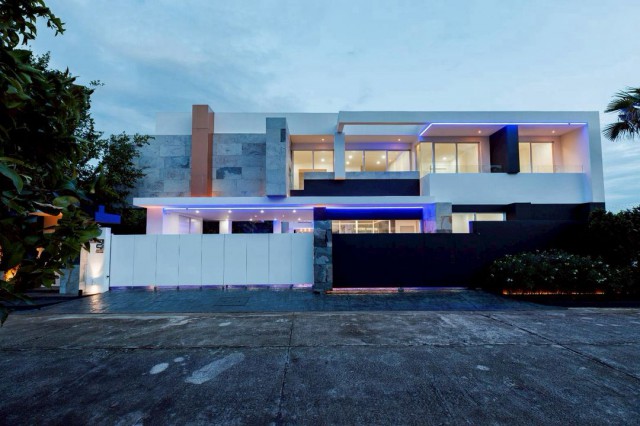บ้านสุดหรู ราคา 29.5 ล้าน (บ้านเปล่า) 215 ตรว. #หางดง บ้านสร้างใหม่ 2 ชั้น #สไตล์โมเดิร์นลักชัวรี่ เนื้อที่กว้างขวาง ฟังก์ชั่นเยอะ สะดวกสบาย