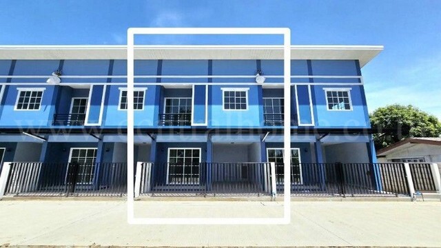 ทาวน์โฮม บ้านใหม่ โครงการถนนเลียบคลองบางเดื่อ ปทุมธานี บ้านสวยพร้อมครัว ที่จอดรถ