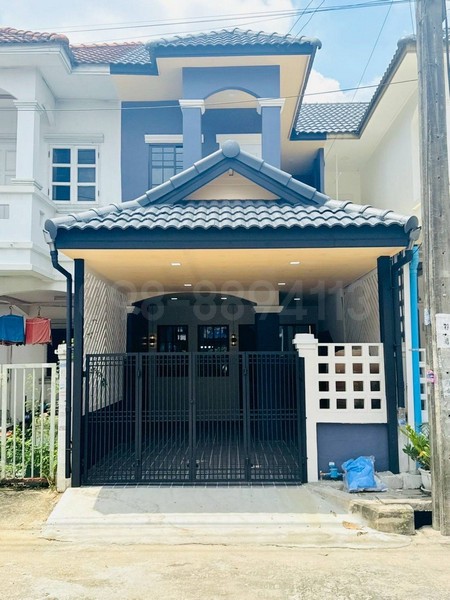 ขายทาวน์เฮ้าส์ 2 ชั้น มบ.ศรีธราวรรณ สายไหม เนื้อที่ 21 ตรว 3นอน 2น้ำ รีโนเวทใหม่ ฟรีเฟอร์ฯ ครบชุด เข้าอยู่ได้ทันที