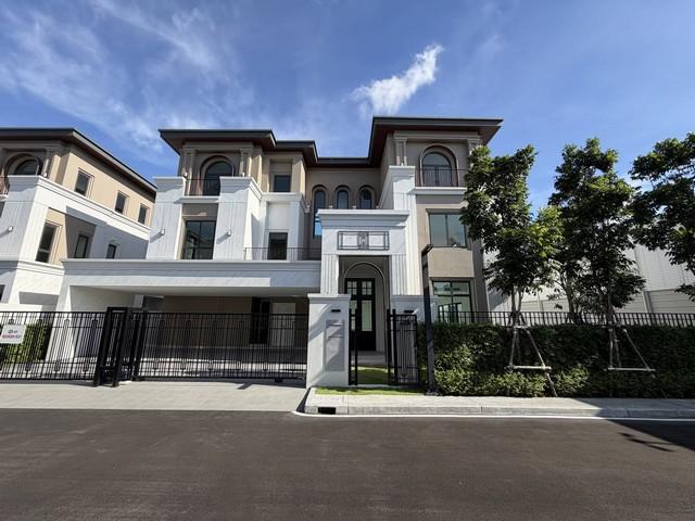 ขายบ้านเดี่ยว 3 ชั้น 748 ตร.ม. Cinq Royal The Eighteen บางนา กม.7 ใกล้เมกะบางนา