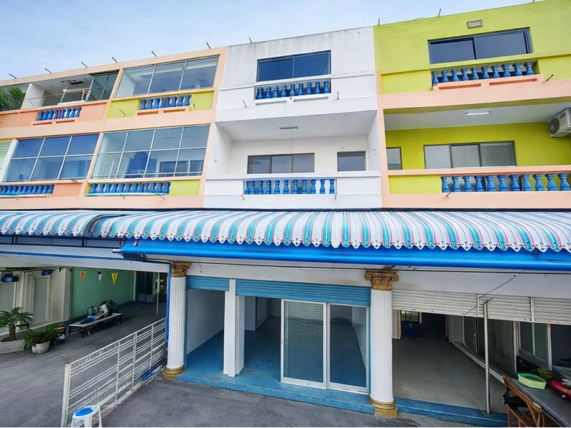 อาคารพาณิชย์ 3 ชั้น 4 นอน 3 น้ำ ขนาด 24 ตร.ว.288 ตร.มกาญจนบุรี บ้านใต้  สะพานข้ามแม่น้ำแคว แม่กลอง .1จอดรถ ใกล้ตลาดชุกโดน 300 ม.
