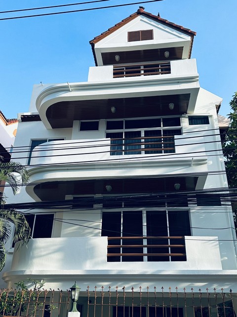 บ้าน บ้านเดี่ยว 4 ชั้น 5 ห้องนอน ย่านพร้อมพงษ์ ซอยสุขุมวิท 31 40 ตร.วา จังหวัด กรุงเทพ สถานที่ใกล้  ใกล้ BTS พร้อมพงษ์, Emporium