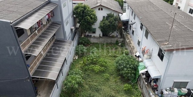 ที่ดินเปล่า ซอย หมู่บ้านประดับศุข 12 ใกล้โรบินสันศรีสมาน ทำเลดี ราคาถูก