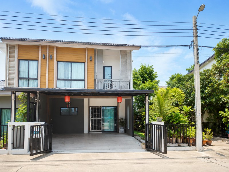 ใกล้ตลาดสดศรีวารี 900 ม. 21ตร.ว. ให้เช่า ใหญ่มาก! ทาวน์โฮม 2 ชั้น หลังมุม 3 นอน 2 น้ำคิงเพาเวอร์ ศรีวารี 900 ม ลาดกระบัง54