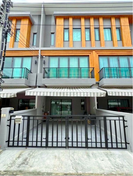 พร้อมเฟอร์ฯบิวท์อินครบ ARL บ้านทับช้าง 900 ม.เฉลิมพระเกียรติ ร.9 87-91  ให้เช่าทาวน์โฮมหรู 3 ชั้น 2นอน 4น้ำ 20ตร.ว.  240ตร.ม.