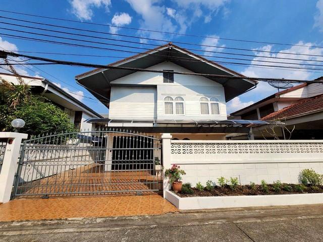 ให้เช่าบ้านเดี่ยว2ชั้น60ตร.วซอยประชาราษฎร์บำเพ็ญ17ตกแต่งหรูเฟอร์ครบใกล้MRTห้วยขวาง