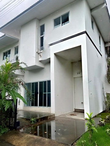 โซนพืชสวนโลก ให้เช่า 25,000 บาท/เดือน ทาวน์โฮม 3 ชั้น หมู่บ้านปาจารีย์ #ติดโรงเรียนนานาชาติเมอริตัน #หิ้วกระเป๋าพร้อมเข้าอยู่ได้เลย