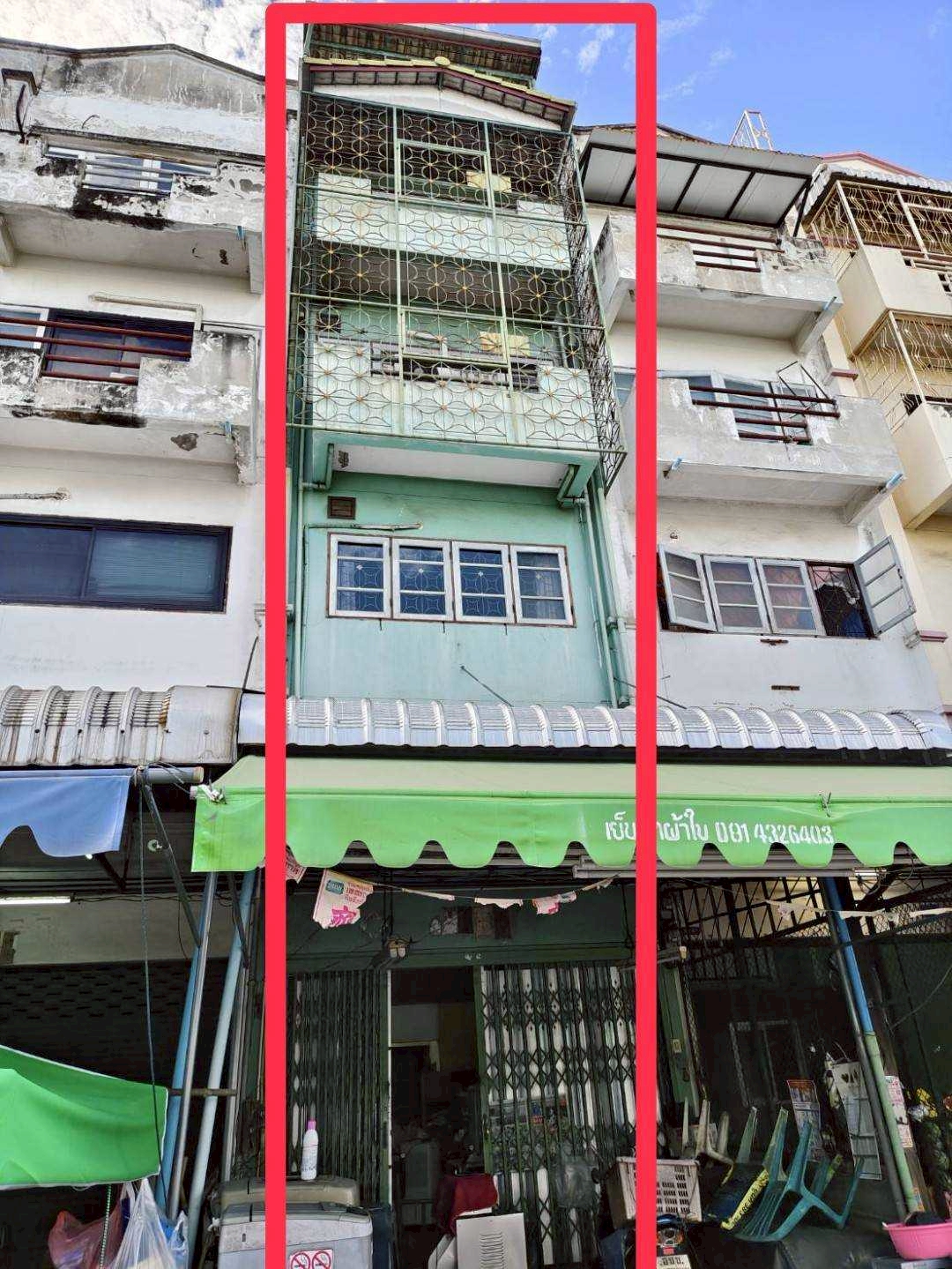 อาคารพาณิชย์ บางใหญ่ซิตี้ 4 ชั้น 16 ตรว พื้นที่ใช้สอย 192 ตรม.  ติดหลังตลาด BB Market ตำบลเสาธงหิน  อำเภอบางใหญ่ จังหวัดนนทบุรี