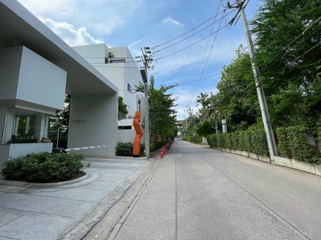 Home Office ติดถนนวิภาวดี   แขวงสนามบิน เขตดอนเมือง,กรุงเทพมหานคร