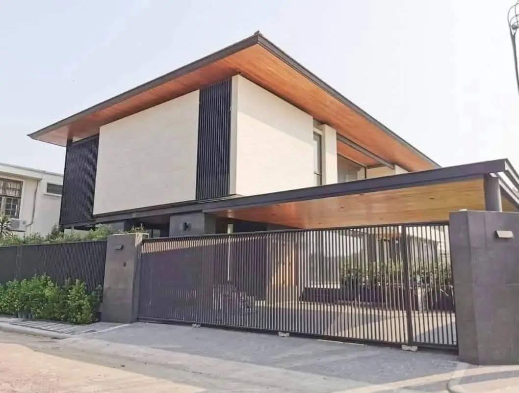 ให้เช่าบ้านเดี่ยวหรู Evergreen Ville บางนา กม.5 ที่ดิน 156 ตร.ว. 4 ห้องนอน 5 ห้องน้ำ พื้นที่ 610 ตร.ม. ราคา 250000 บาท