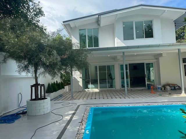 BH4299 ให้เช่าบ้านเดี่ยว Pool Villa ใกล้ BTS อ่อนนุช เพียง 800 เมตร บ้านพร้อมสระว่ายน้ำ เฟอร์นิเจอร์ครบ พร้อมอยู่