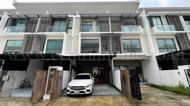 จองด่วน ทาวน์โฮม 3 ชั้น เดอะ แลนด์มาร์ค เอกมัย - รามอินทรา ต่อเติมแล้ว พร้อมเฟอร์
