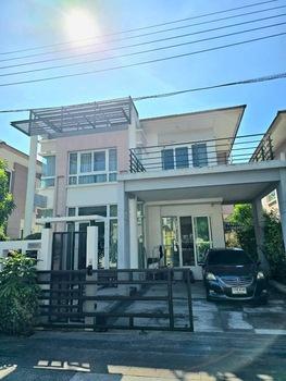 ขายด่วน บ้านเดี่ยว หมู่บ้านThe Gallery House Pattern ซอยลาดพร้าว 1 แยก 31 ใกล้UnionMall   TEL  095-164-2956 