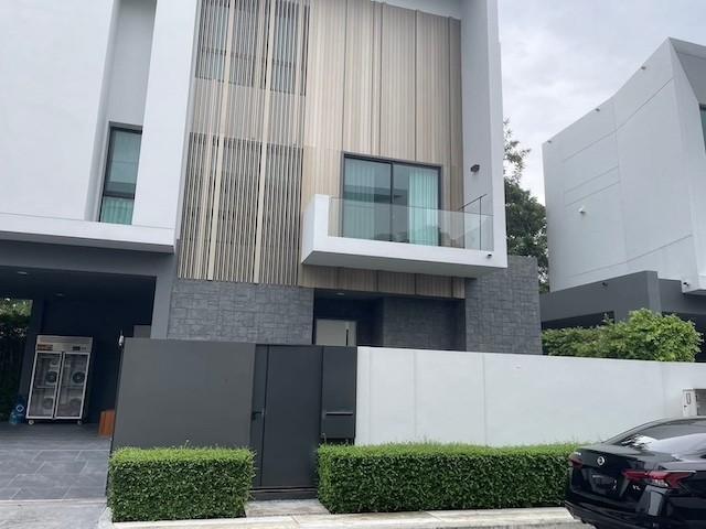 BH4306 บ้านหรู 3 ชั้น ให้เช่าและขาย หมู่บ้านนันทวัน พระราม 9 ศรีนครินทร์ กรุงเทพกรีฑา ติด Wellington International School