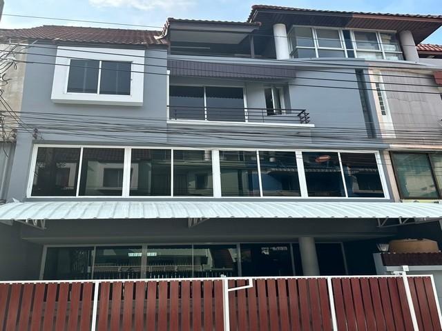 รหัสC7265 ให้เช่าทาวน์โฮม Home Office 4 ชั้น หมู่บ้านสินธานี ย่านลาดพร้าว 80 ใกล้รถไฟฟ้าสถานีลาดพร้าว 83