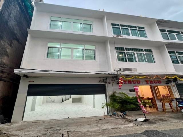 รหัสC7271 ให้เช่าทาวน์เฮ้าส์ 4ชั้น ทำเลใจกลางเมืองย่านสีลม ถนนสาทร ใกล้ BTS เซนหลุยส์  รีโนเวทใหม่ทั้งหลัง