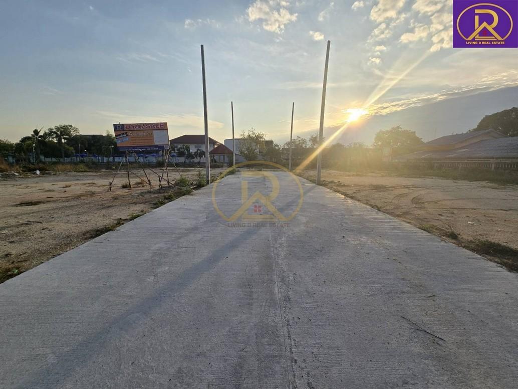ขายที่ดิน2แปลงสุดท้าย ที่ดินเหมาะสร้างบ้าน โฮมออฟฟิศ ติดสวนสาธารณะลานคนเมือง ถนนพระยาสัจจา ซ.นารถมนตเสวี 6 เสม็ด เมืองชลบุรี