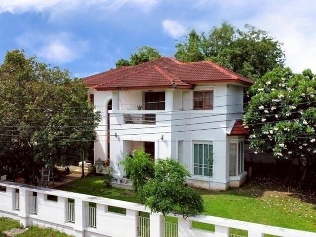 ขายบ้านเดี่ยวในซัมมิท วินด์มิลล์ กอล์ฟคลับ บางนา ราคาคุ้มค่าที่สุด มีห้องน้ำในตัวทุกห้องนอน และห้องแม่บ้าน 120 ตร.ว. 3 ห้องนอน 4 ห้องน้ำ