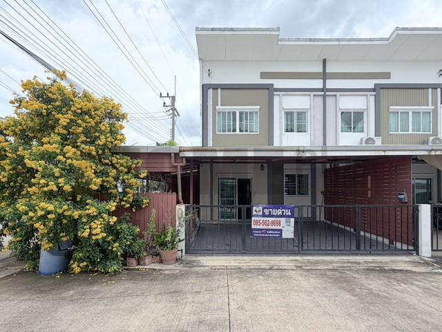 หมู่บ้าน ล ลิ ล ทาวน์ ไล โอ รังสิต คลอง 2 หลังมุม ถนนเมนท์  lalin town รังสิต คลอง 2 