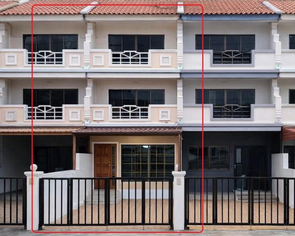 ใกล้ MR.DIY ราษฎร์พัฒนา ซอยมิสทีน ลด 50% ทาวน์โฮม 3 ชั้น 5นอน 5น้ำ และปั๊ม PT สะพานสูง 1 ที่ดิน 22 ตร.ว. 250 ตร.ม. พร้อมแอร์ 3 เครื่อ