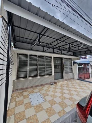 HR 10433 ให้เช่าทาวน์เฮาส์ 2 ชั้น Renovated ใหม่ 200 ตรม. ซอยพหลโยธิน 69-1 ใกล้ BTS สายหยุด เพียง 150 เมตร