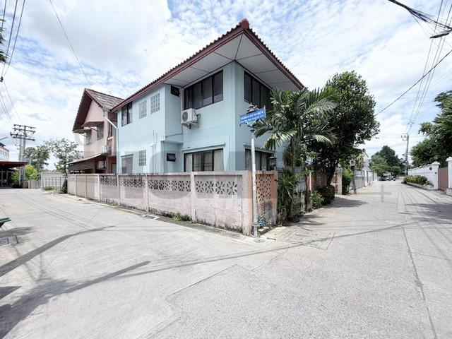 บ้านเดี่ยว หลังมุม ติดถนนซอยพระแม่มหาการุณย์ พร้อมห้องพักปล่อยเช่า