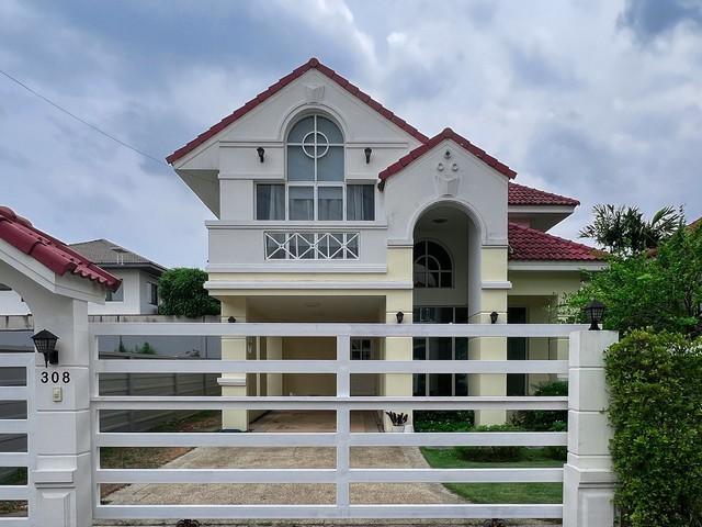 ให้เช่า บ้านเดี่ยวหมู่บ้านบารเมษฐ์ เฉลิมพระเกียรติ 62 90 ตร.วา 3 ห้องนอน Pet Friendly ใกล้สวนหลวง ร.9 ราคา 60000 บาท