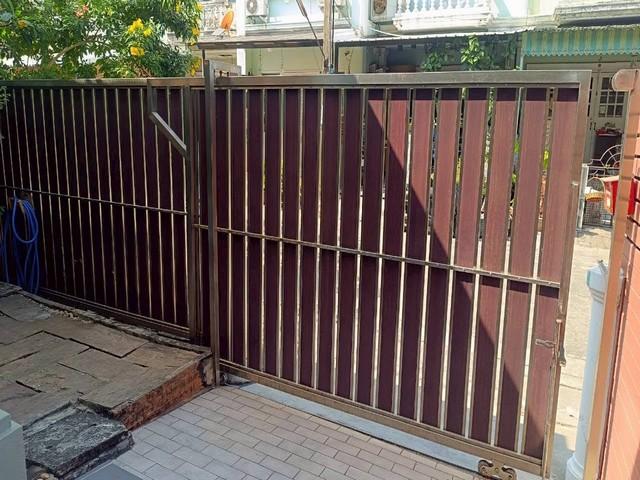 ให้เช่าทาวน์โฮม 2 ชั้น 4 ห้องนอน หมู่บ้านสุขุมวิทการ์เด้น ซิตี้ 2 ซอยสุขุมวิท 54 ใกล้ BTS อ่อนนุช