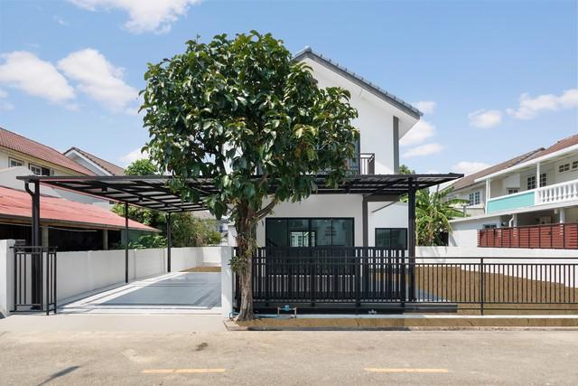 บ้านเดี่ยว 2 ชั้น รีโนเวทใหม่ หมู่บ้านกฤษดานคร 10 รัตนาธิเบศร์ ติดถนนใหญ่ ใกล้รถไฟฟ้า MRT สามแยกบางใหญ่