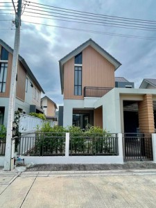 ขายบ้านเดี่ยวบางแสน-หนองมน ขายบ้านเดี่ยว 2 ชั้น Golden Prive บางแสน–หนองมน แบบบ้าน Type B 4 ห้องนอน 3 ห้องน้ำ